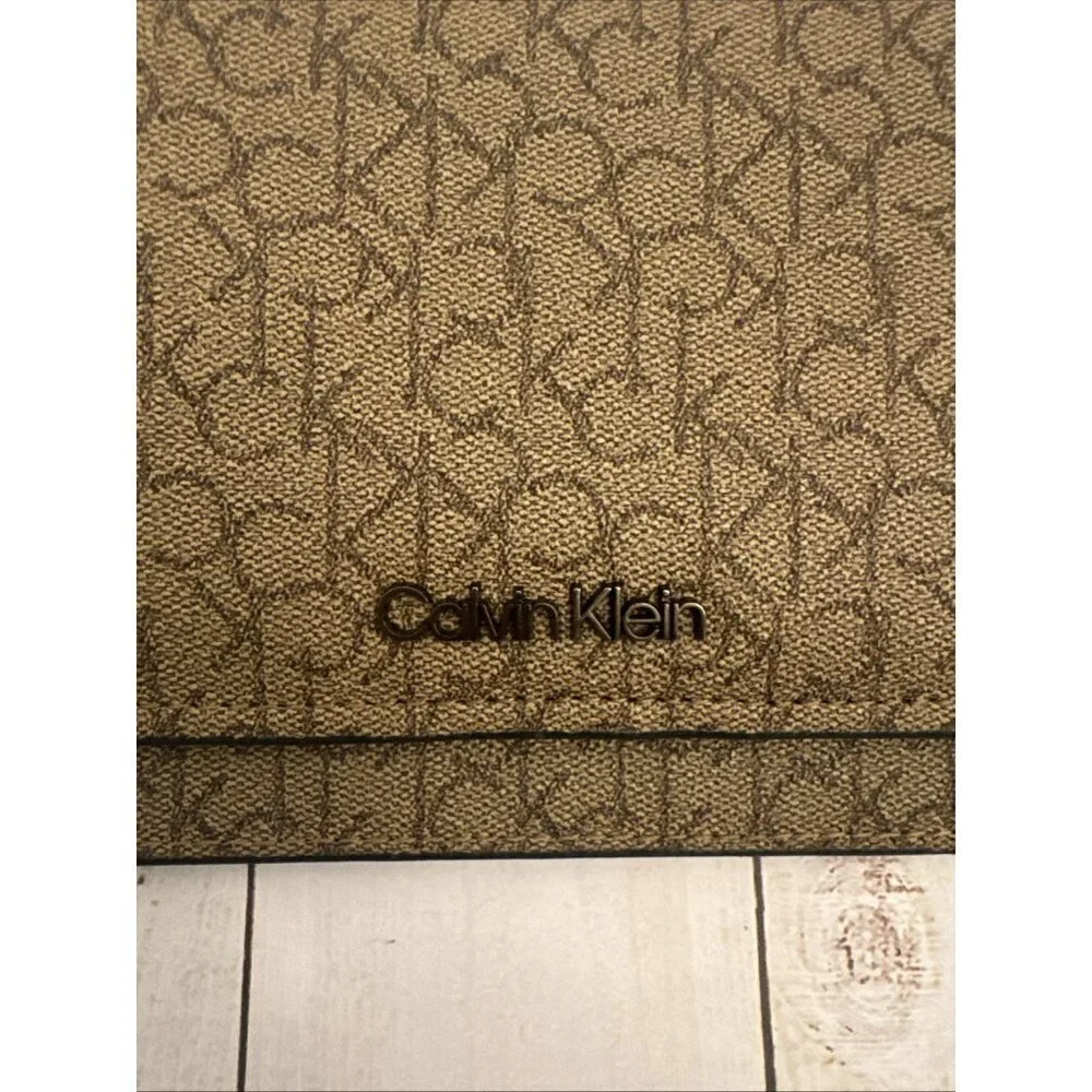 Calvin Klein Beige Leather Logo Crossbody Wallet Adjustable 7.5